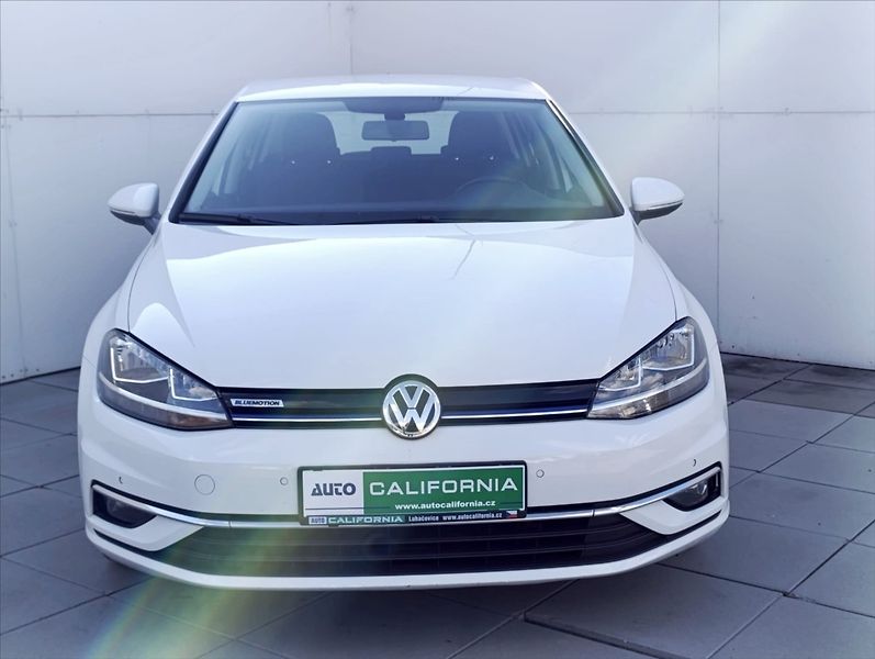 Volkswagen Golf 1,5 TGi  DSG Aut.klima ACC - fotka 3 z 33