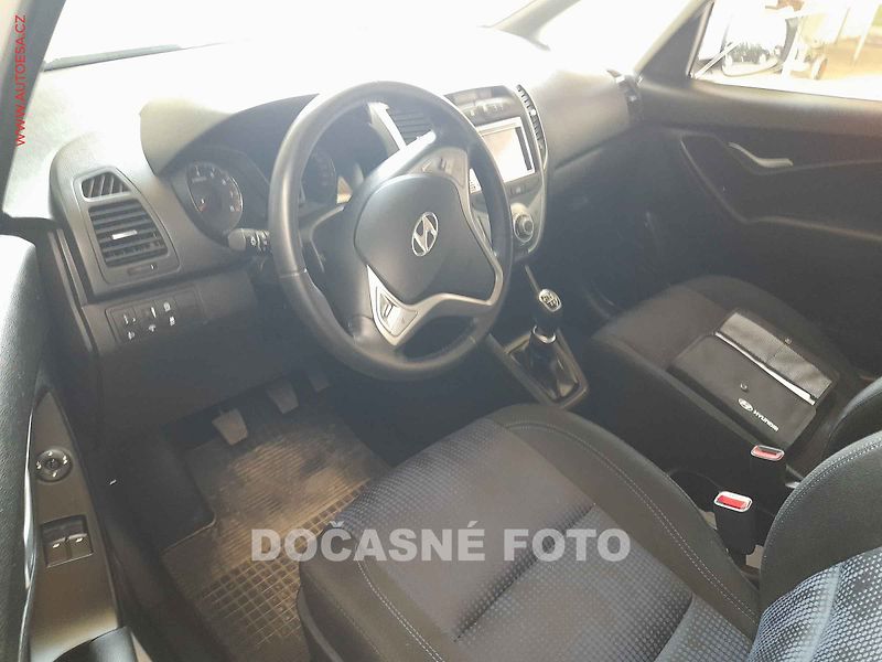 Hyundai ix20 (2017) 1.4CVVT, ČR, AC - fotka 3 z 3