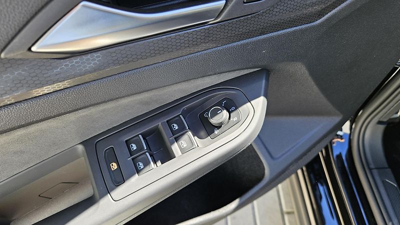 Volkswagen Golf (2024) GTI TSI 221 kW Clubsport DSG7 - fotka 16 z 32