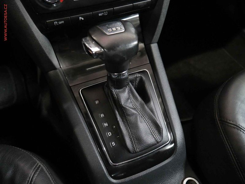 Škoda Octavia (2011) 2.0TDI, ČR, DSG - fotka 18 z 23