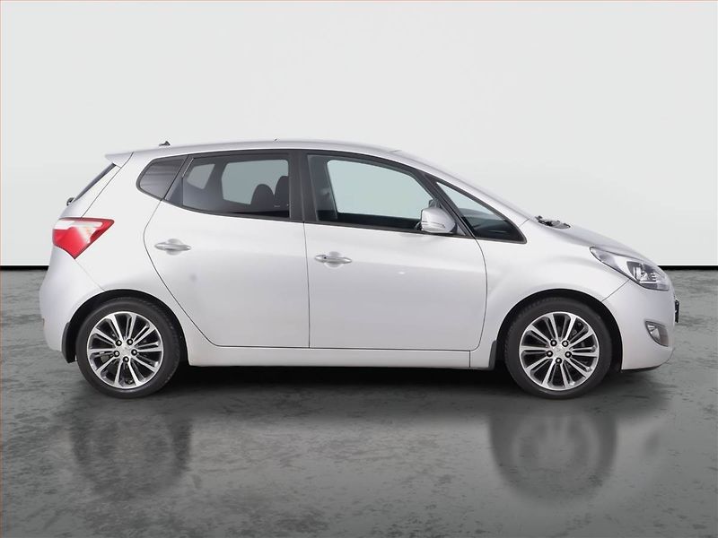 Hyundai ix20 (2015) 1.6 CVVT, Navi, Tempomat - fotka 6 z 16