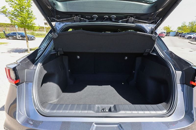 Lexus LBX 1,5 HEV ELEGANT TECH - fotka 21 z 22