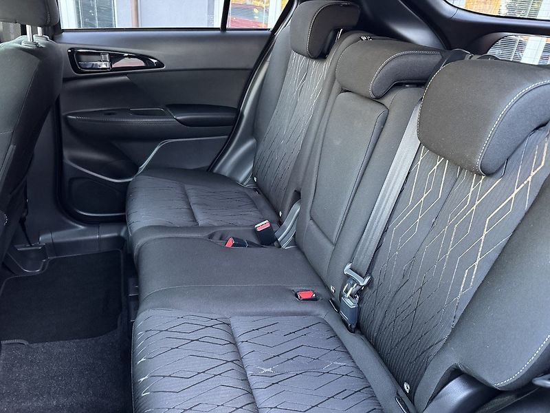 Mitsubishi Eclipse Cross (2019) 1.5 T-Mivec LED Blis Kamera - fotka 25 z 50
