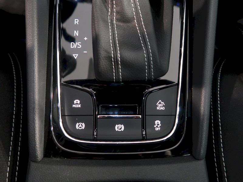 Škoda Karoq (2022) SPORTLINE 2.0TDI 110KW 4x4 DSG - fotka 33 z 41