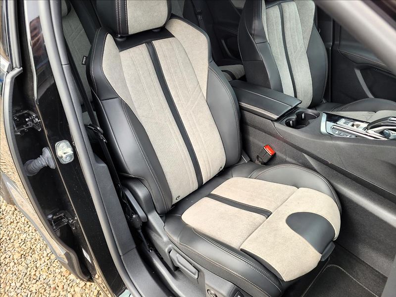 Peugeot 3008 1,6 JIŽ NENÍ K DISPOZICI - fotka 9 z 39
