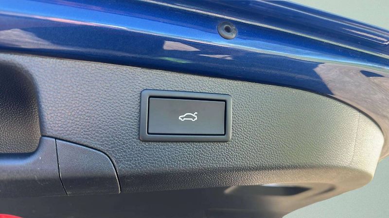 Škoda Superb Combi Selection 2,0TDI 110kW D - fotka 25 z 29