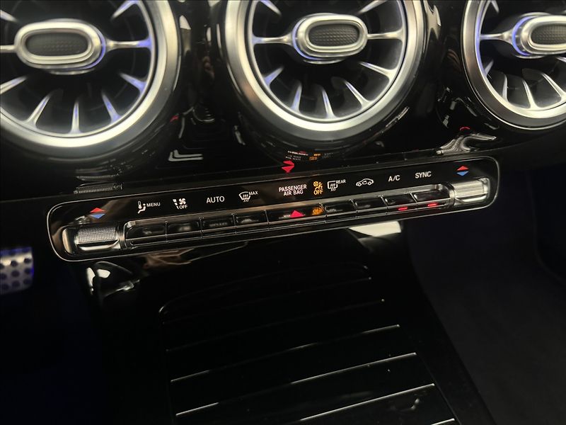 Mercedes-Benz Třídy A 1,3 AMG DPH KAMERA VÝHŘEV ČR - fotka 24 z 40
