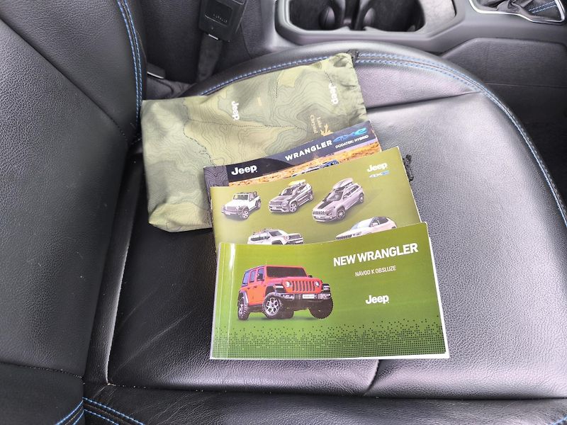 Jeep Wrangler (2022) 2.0 PHEV,4x4,ČR,SERVISN9 KN - fotka 35 z 38