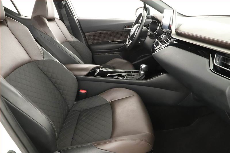 Toyota C-HR (2019) Comfort 1.8 Hybrid - fotka 7 z 18