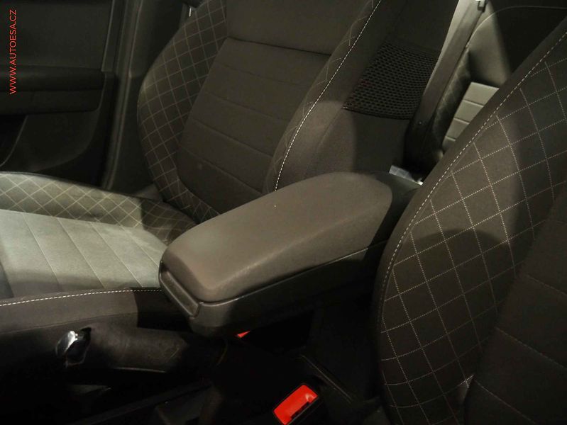Škoda Fabia (2017) 1.0 TSI, ČR, autoAC - fotka 19 z 20