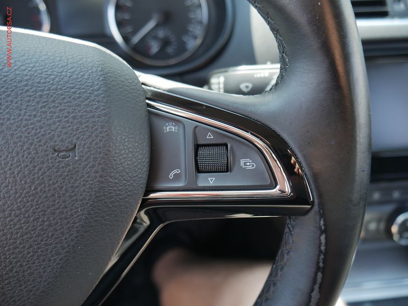 Škoda Octavia (2015) 2.0TDi, ČR, DSG, výhřev sed. - fotka 13 z 22