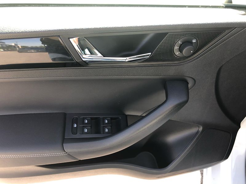 Škoda Rapid 1.4 TSI DSG7°  STYLE - fotka 15 z 29