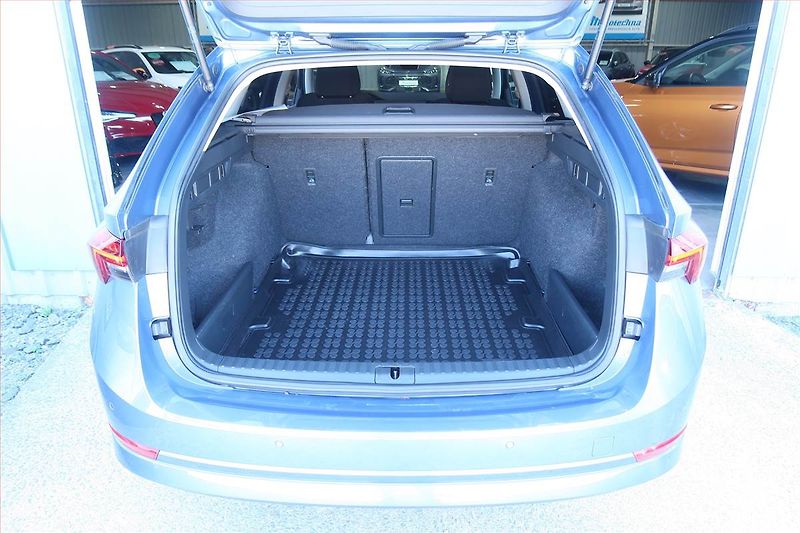 Škoda Octavia (2020) 2.0 TDI, Automat, Serv.kniha - fotka 14 z 25