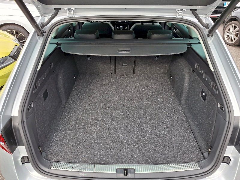 Škoda Superb (2024) Combi iV Style Plus Top 1,4TSi - fotka 7 z 34