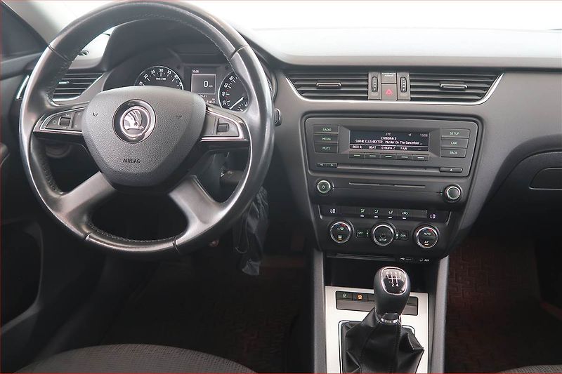 Škoda Octavia (2014) Style 1.6 TDI, Tempomat - fotka 7 z 16