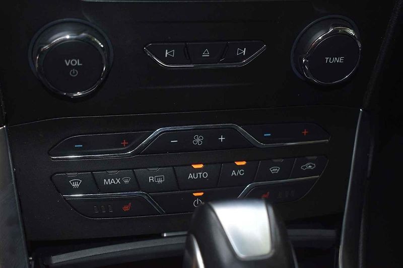 Ford S-Max druhé generace může sloužit větším rodinám ještě hodně dlouho.