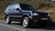 Range Rover. Řeči o luxusních značkách za málo peněz by nebyly kompletní bez tradičního Range Roveru, každodenního povozu slavných fotbalistů, herců a prostě bohatých lidí. Lepší autobus pro rozvoz dětí po školách a školkách zřejmě nenajdete.