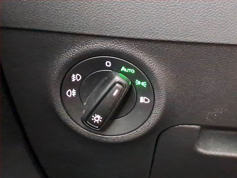 Škoda Karoq (2023) 1.5 TSI - fotka 21 z 22