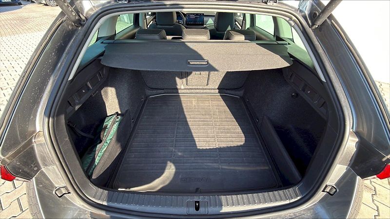 Škoda Octavia (2024) COMBI TOP SELECTION 2,0 TDI 11 - fotka 10 z 22