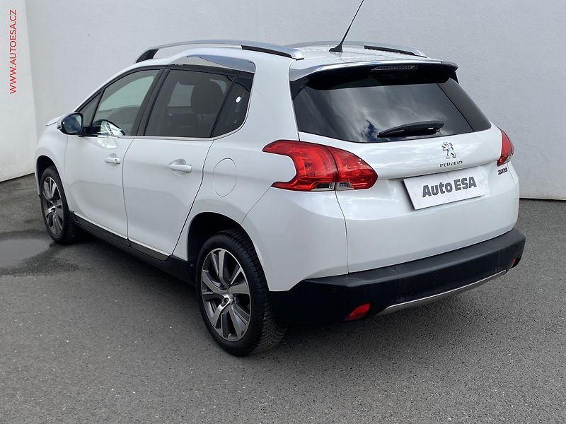 Peugeot 2008 (2013) 1.6i, Allure, navi, kůže - fotka 6 z 17