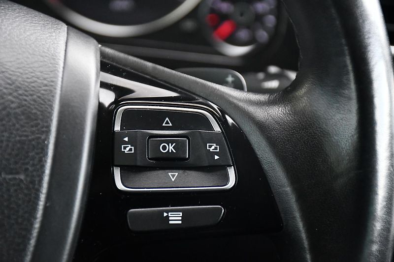 Volkswagen Touareg 3.0TDi V6 4M R-LINE TAŽNÉ ČR - fotka 24 z 44