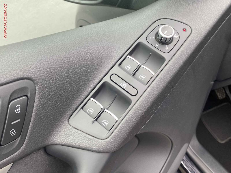 Volkswagen Tiguan (2013) 2.0TDi, Sport&Style, TZ - fotka 13 z 16