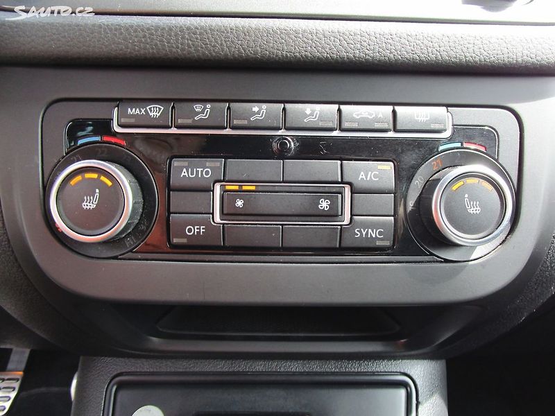 Volkswagen Tiguan 1,4TSI-90KW- NOVÉ ROZVODY - fotka 24 z 32