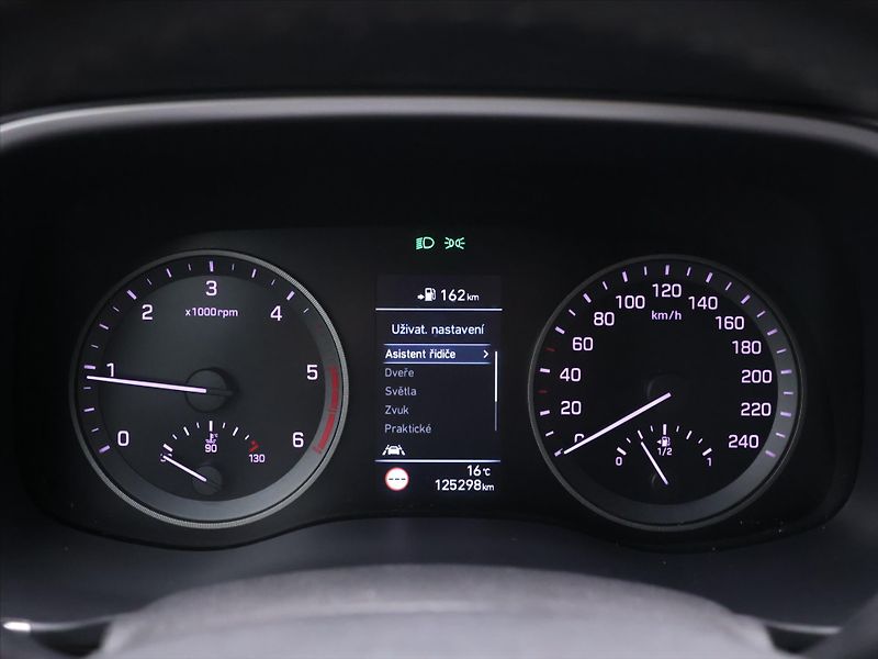 Hyundai Tucson 1,6 CRDI 100 kW 4x4 LED CZ - fotka 18 z 36