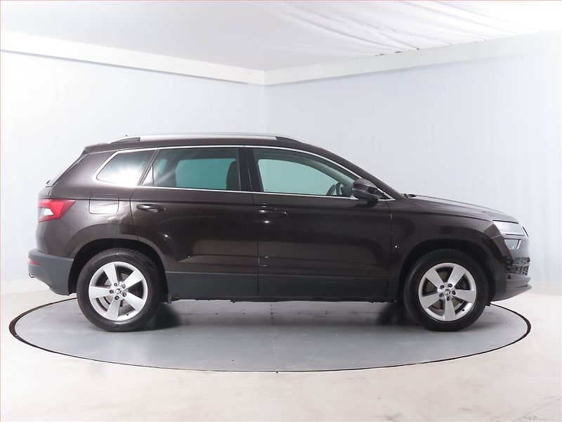 Škoda Karoq (2019) Style Plus 2.0 TDI, Automat - fotka 6 z 23