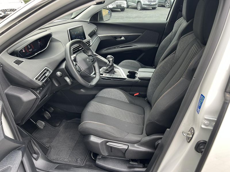 Peugeot 3008 (2022) 1.5 HDI 130 KAMERA ČR NOVÉ - fotka 7 z 18