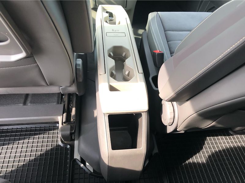 Volkswagen Multivan 2.0 TSi DSG 7st. LIFE - fotka 22 z 30