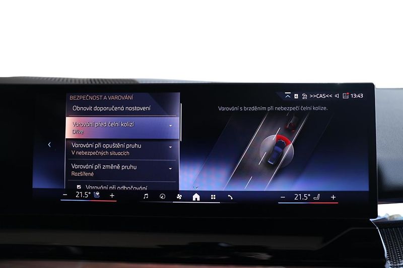 BMW Řada 5 540d xDrive Touring - fotka 13 z 29