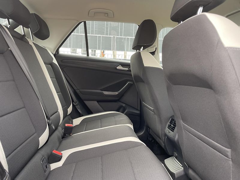 Volkswagen T-Roc (2019) 2.0 TDI 110 kW DSG SPORT - fotka 14 z 34