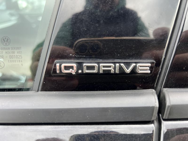 Volkswagen Golf IQ.DRIVE 1.6TDi DSG KLIMA ALU - fotka 52 z 55