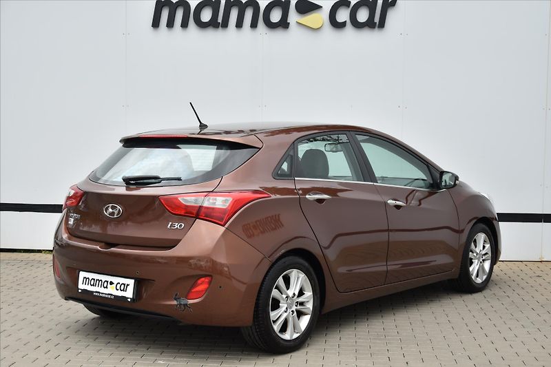 Hyundai i30 1.6GDI 99kW 1.MAJ. ČR - fotka 2 z 3