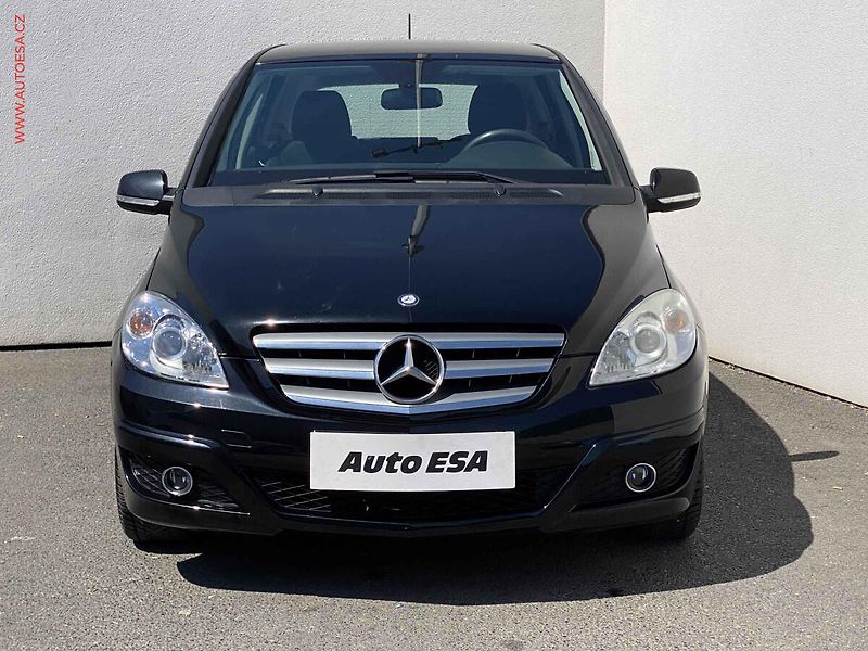 Mercedes-Benz Třídy B (2011) 1.5i B160, Výhřev sed, +kola - fotka 2 z 16