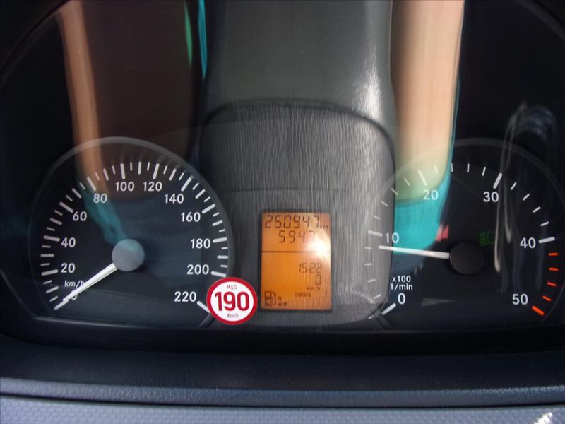 Mercedes-Benz Vito 2,2 109 CDI - fotka 17 z 23