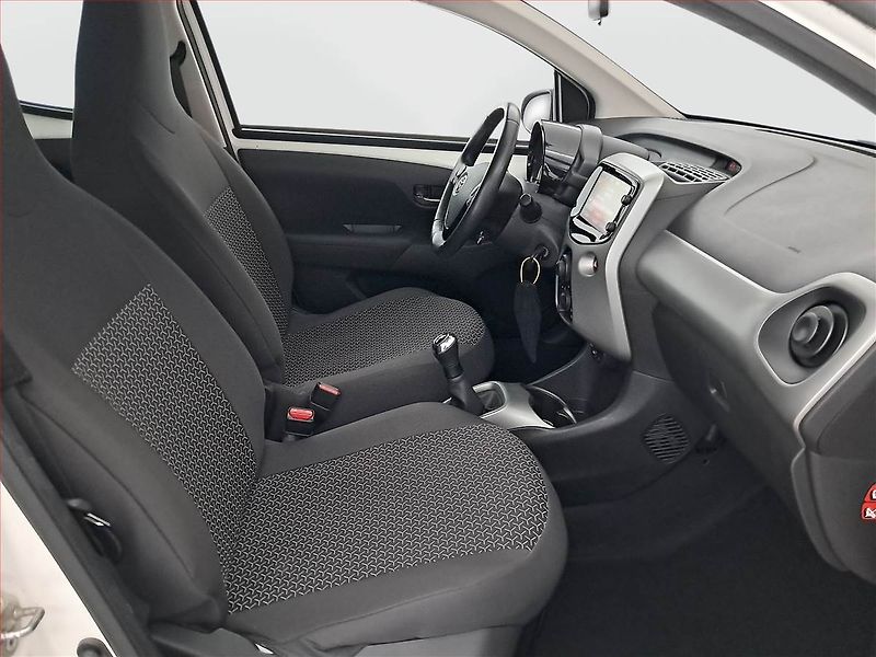 Toyota Aygo (2017) 1.0 VVT-i, Tempomat - fotka 9 z 14