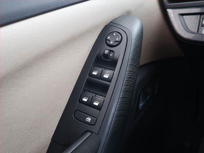 Citroën C4 Picasso (2017) 1.6 BlueHDi, Navi, Tempomat - fotka 16 z 18