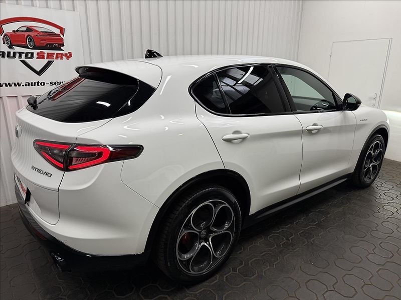 Alfa Romeo Stelvio VELOCE 154kW Q4 TAŽNÉ MATRIX - fotka 8 z 41