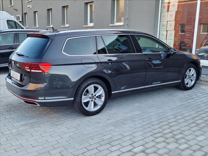 Volkswagen Passat 2.0TDI 147kW 4MOTION DSG Eleg - fotka 11 z 50