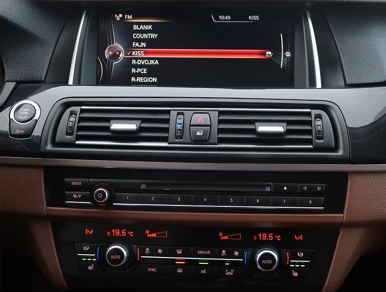 BMW Řada 5 (2015) 530d, Automat, Serv.kniha - fotka 12 z 23