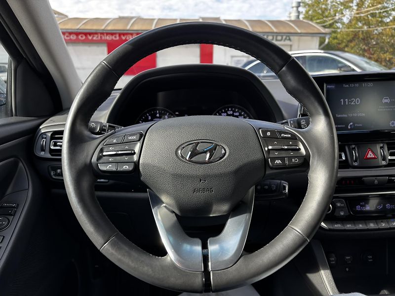 Hyundai i30 (2023) Kombi Smart 1.5 T-GDI MHEV - fotka 9 z 12