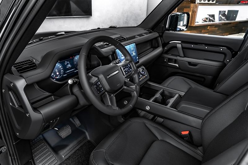 Land Rover Defender SE X-Dynamic,V6 D200, Meridian - fotka 11 z 21