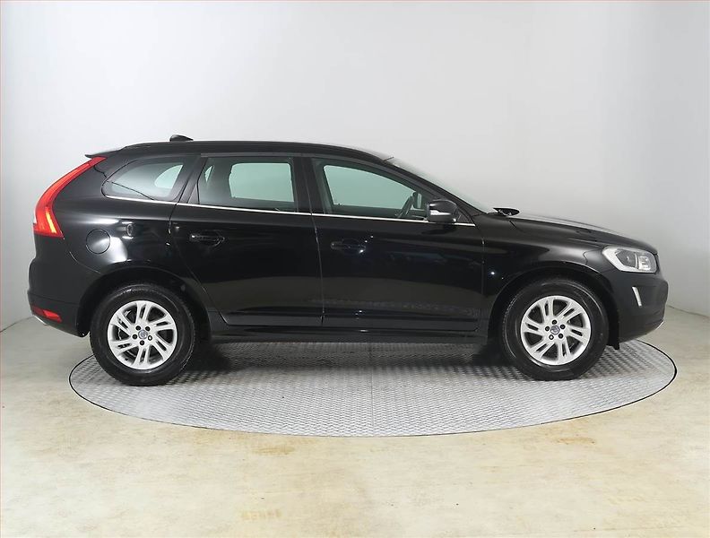 Volvo XC60 (2014) D4, Automat, Serv.kniha, Kůže - fotka 6 z 24