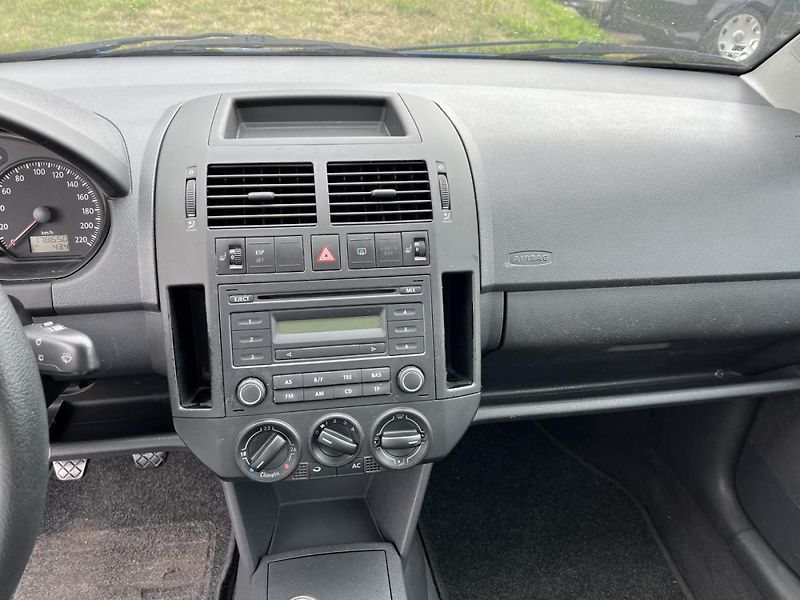 Volkswagen Polo 1.2i - fotka 13 z 17
