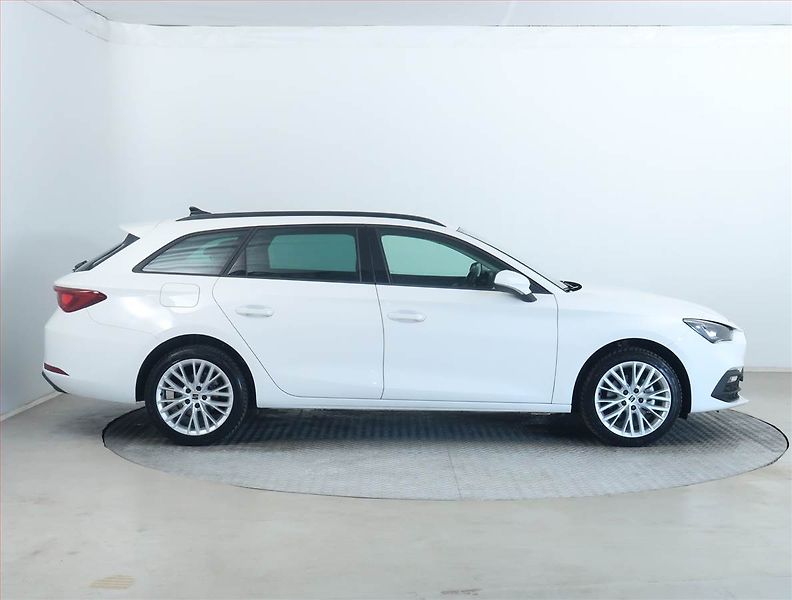 Seat Leon (2025) 1.5 TSI - fotka 6 z 19