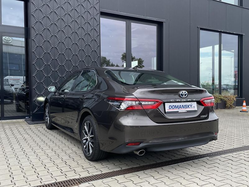 Toyota Camry EXECUTIVE VIP 2.5 Hyb. 160 kW - fotka 8 z 33