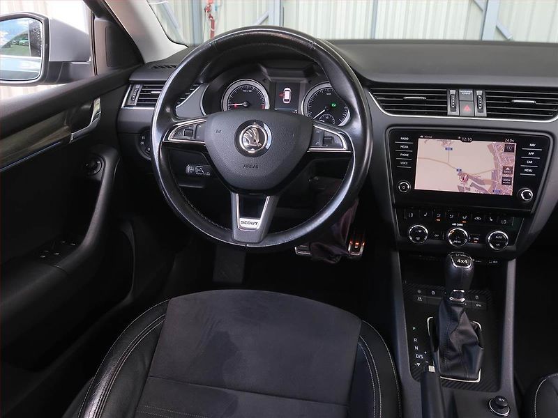 Škoda Octavia (2017) Scout 2.0 TDI, 4X4, Automat - fotka 7 z 16
