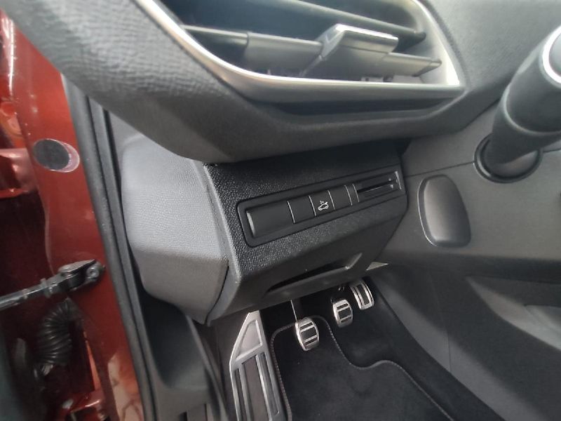 Peugeot 3008 (2017) GT 2.0 HDI 150k MAN6 1.MAJITEL - fotka 22 z 28